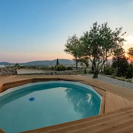 Bellezza House بيت للعطل Kalamákion